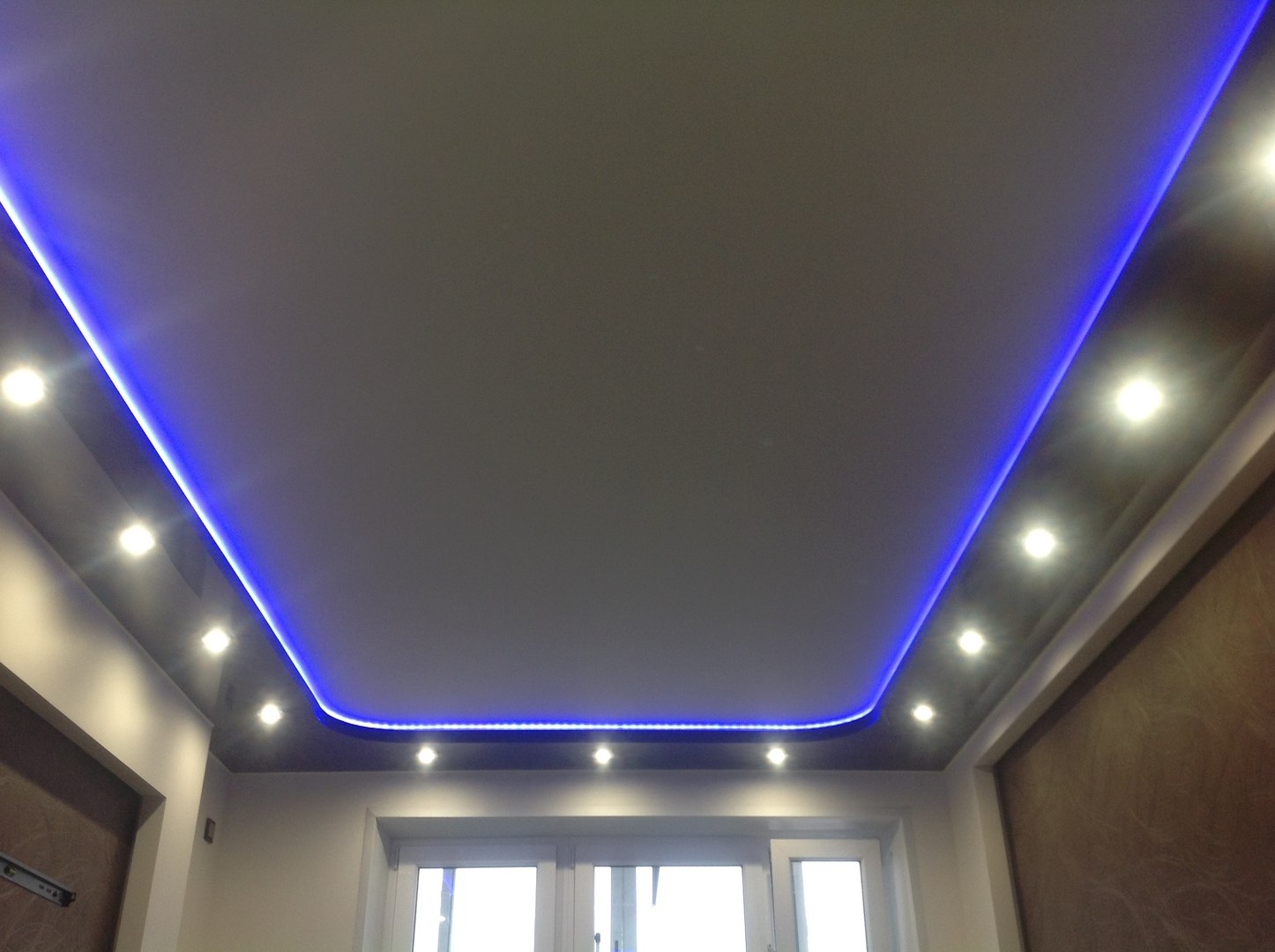 Потолки с подсветкой